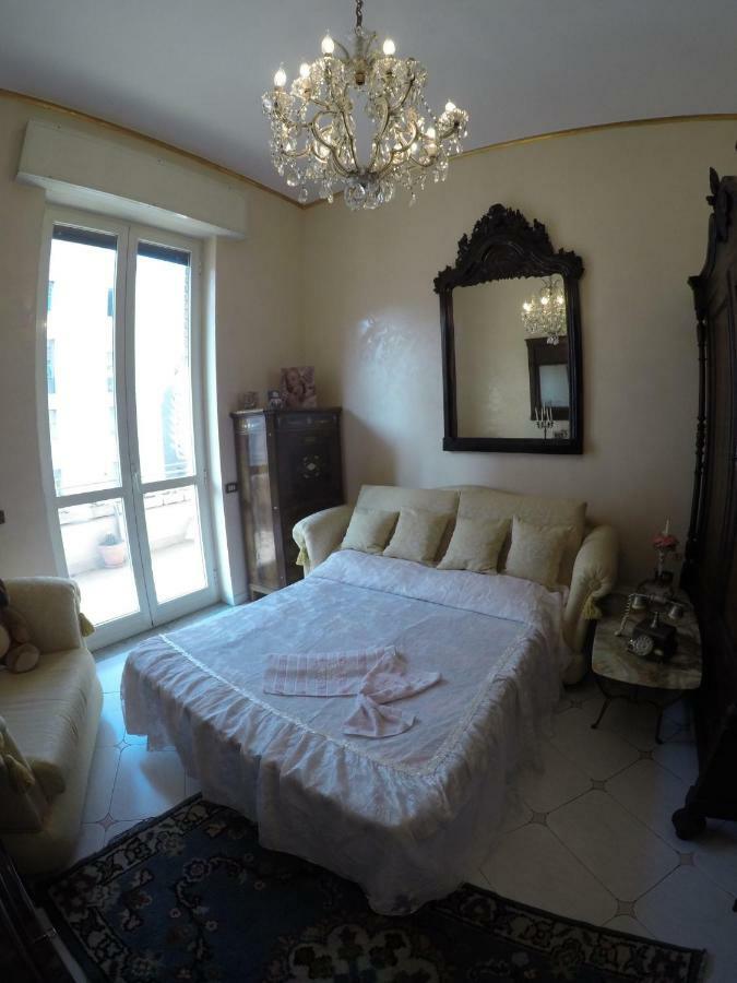B&B Goldmund Napels Buitenkant foto