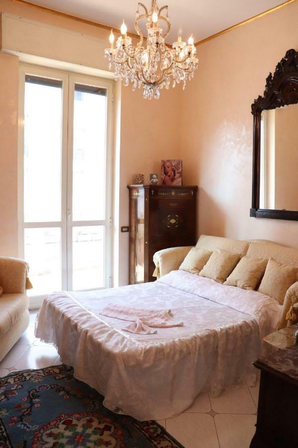 B&B Goldmund Napels Buitenkant foto